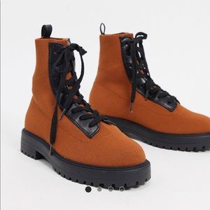 Arrow knitted lace up ankle boots!!